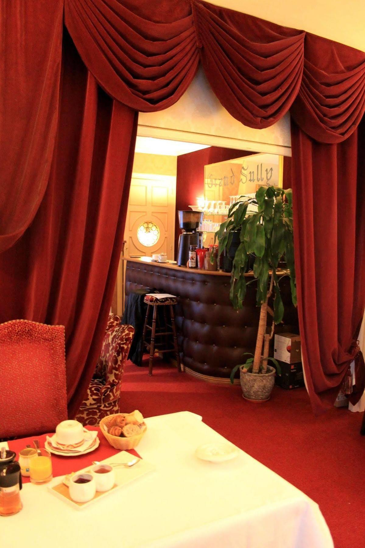 Hostellerie Du Grand Sully エクステリア 写真